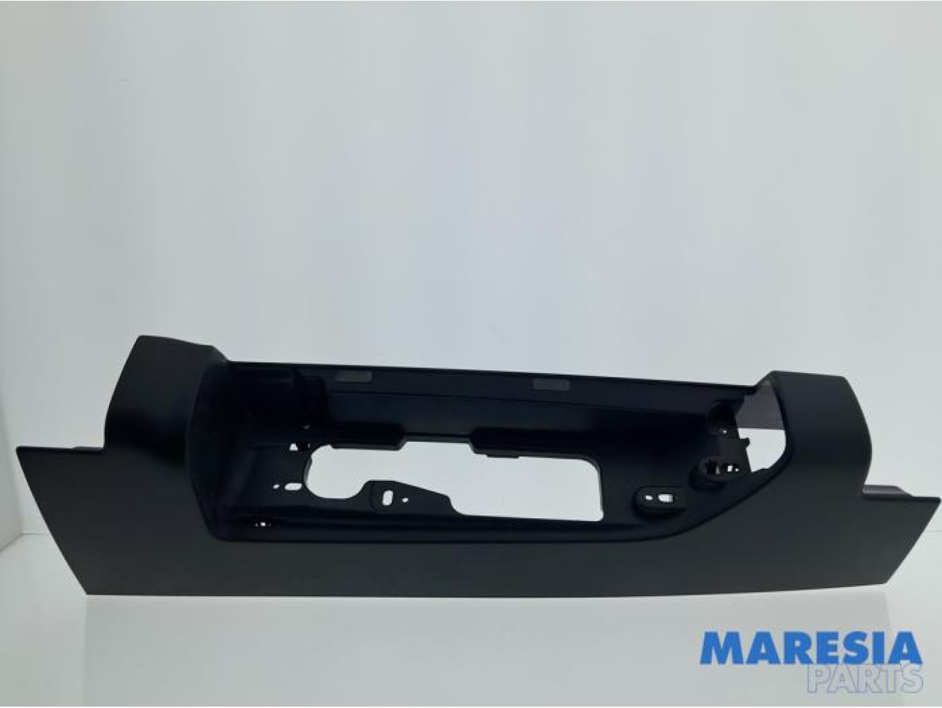 Renault - Trafic - Taillight edging, right