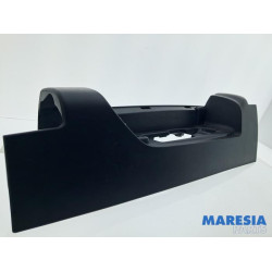 Renault - Trafic - Rücklichtrahmen links