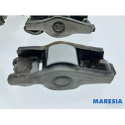 Renault - Grand Scenic - Rocker arm