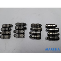 Renault - Trafic - Klepstoter