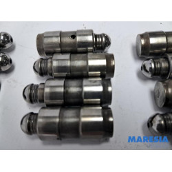 Renault - Trafic - Klepstoter