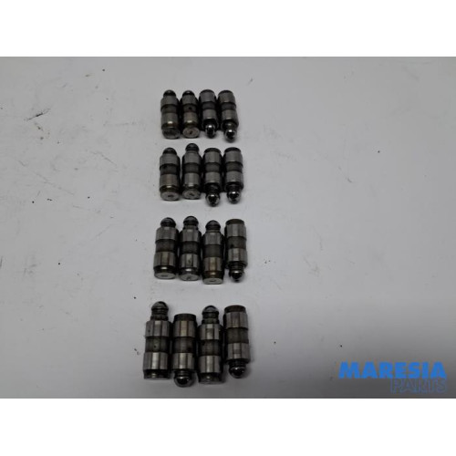 Renault - Trafic - Ventilstößel