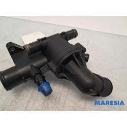 Renault - Trafic - Thermostatgehäuse