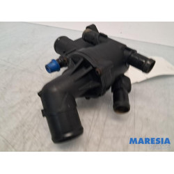 Renault - Trafic - Thermostatgehäuse