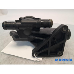 Renault - Trafic - Thermostatgehäuse