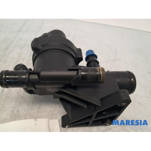 Renault - Trafic - Thermostatgehäuse