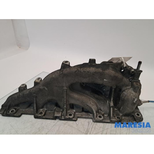 Renault - Trafic - Inlaatspruitstuk