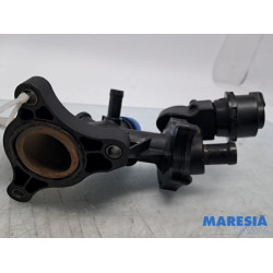 Renault - Trafic - Thermostatgehäuse