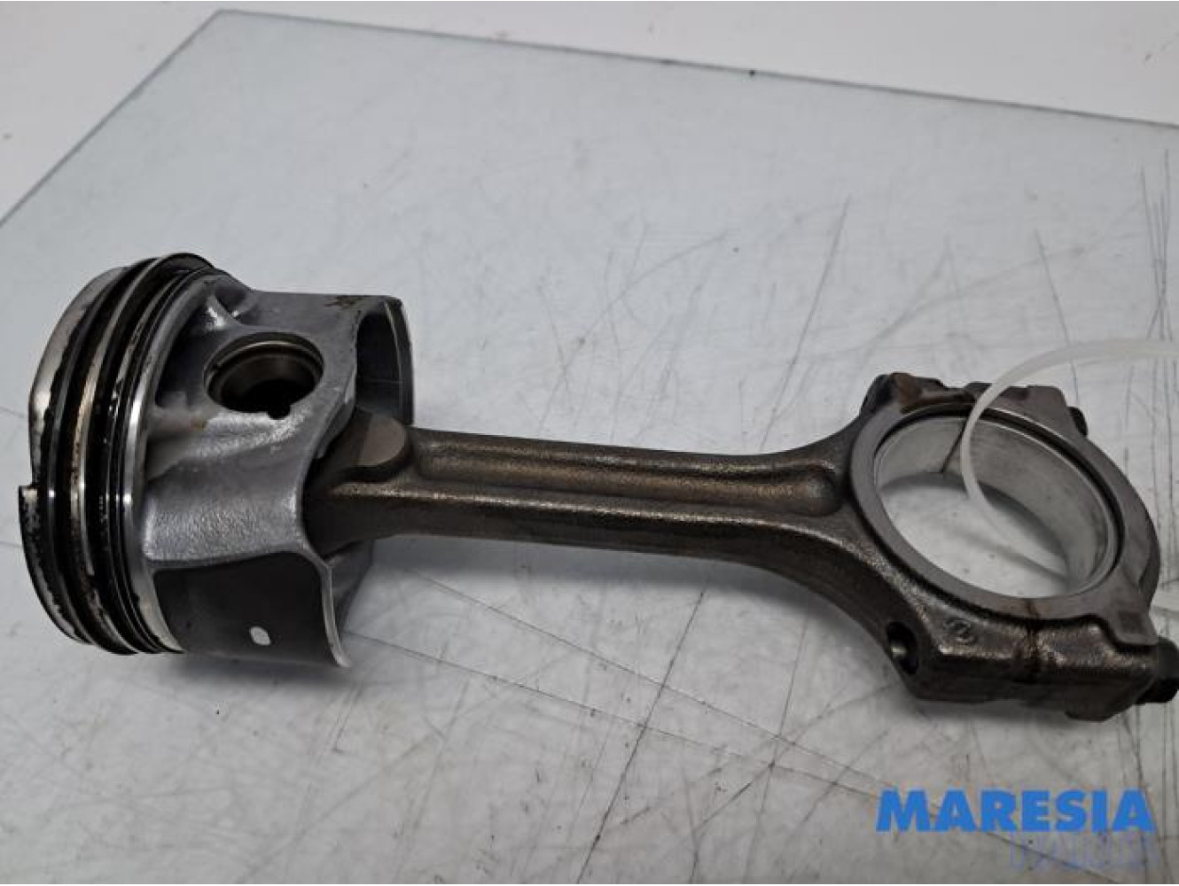 Renault - Captur - Connecting rod