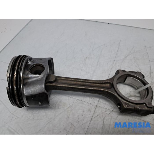 Renault - Captur - Drijfstang