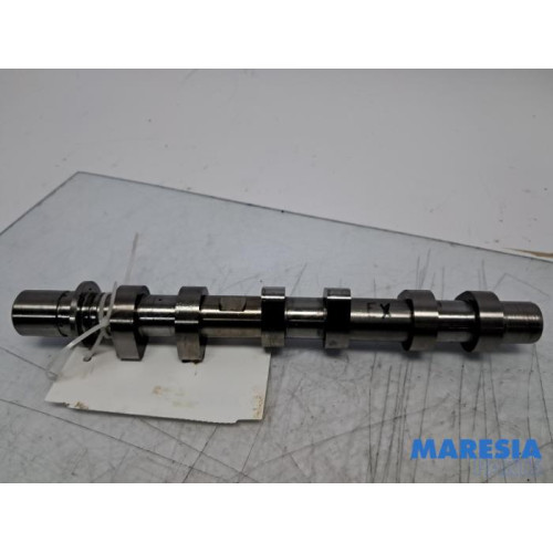 Renault - Captur - Camshaft