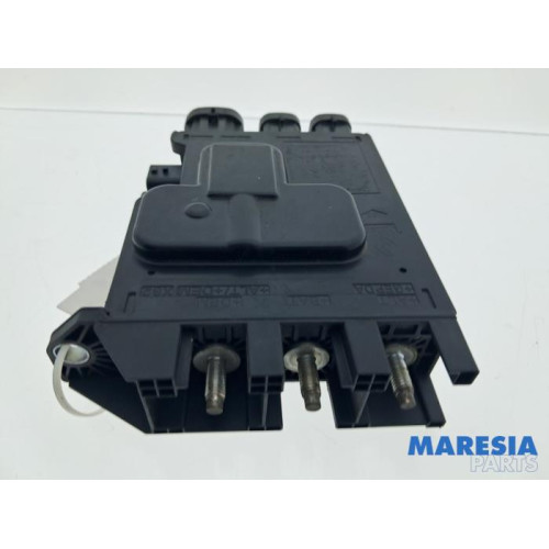 Renault - Trafic - Voltage regulator