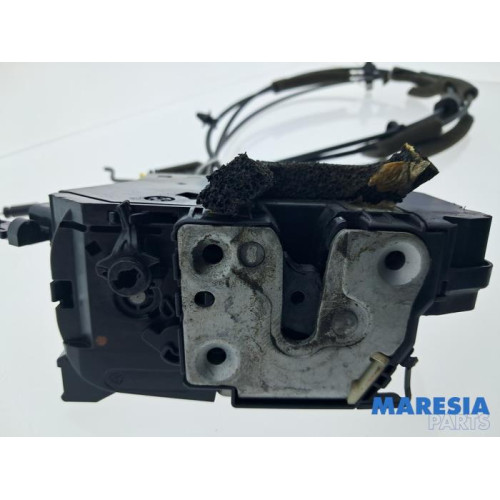 Renault - Trafic - Sliding door lock mechanism, right