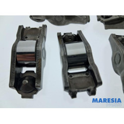 Renault - Scenic - Rocker arm