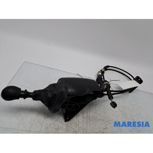 Renault - Trafic - Versnellingspook