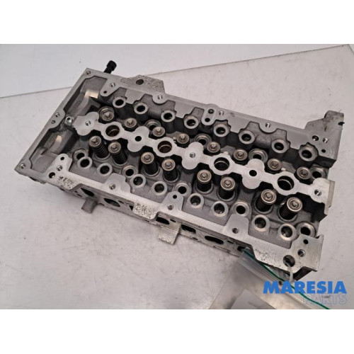 Fiat - Doblo - Cylinder head