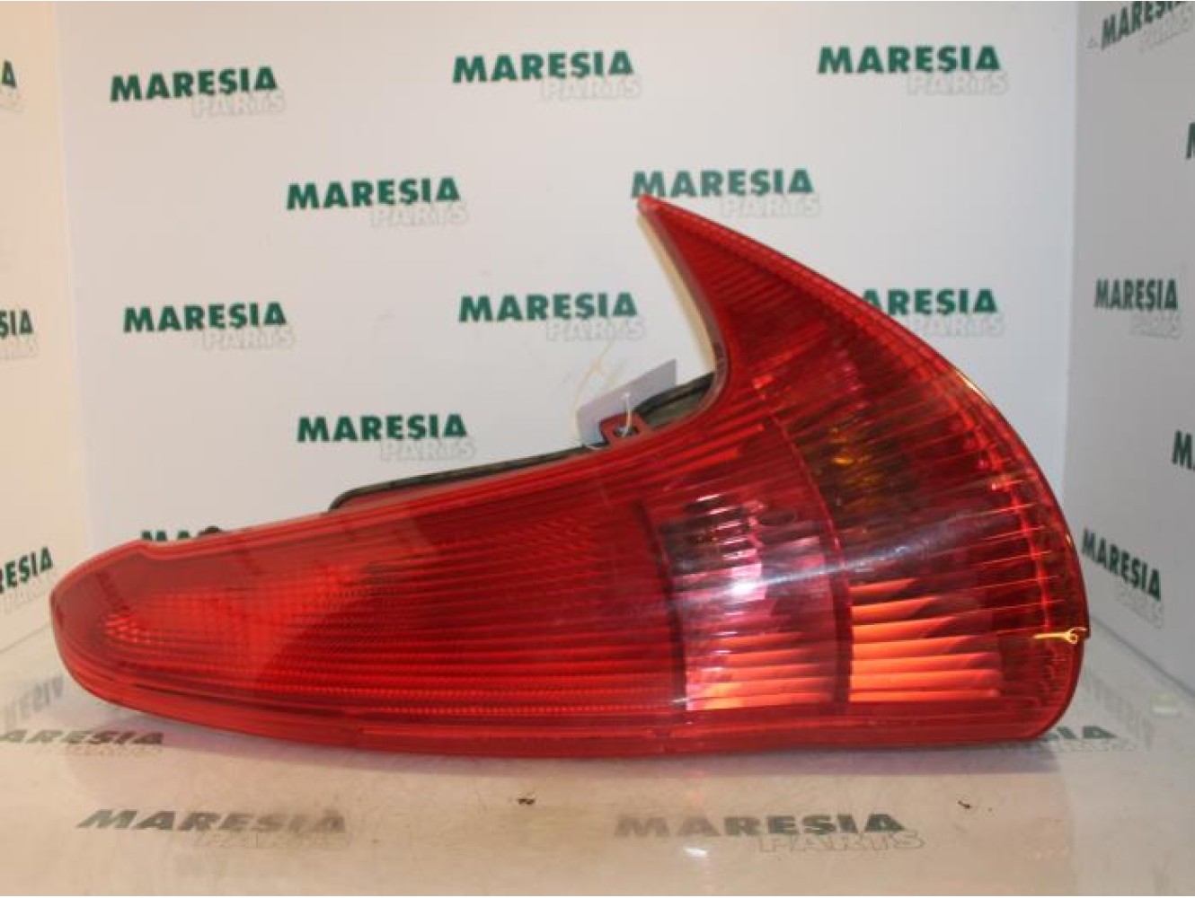 Peugeot - 206 - Taillight, right