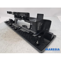 Renault - Trafic - Taillight edging, right