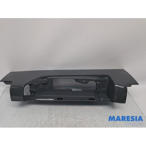 Renault - Trafic - Taillight edging, right