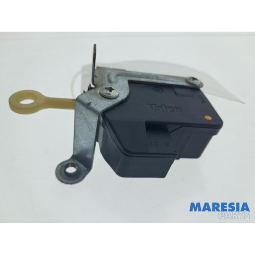 Peugeot - 107 - Tailgate motor