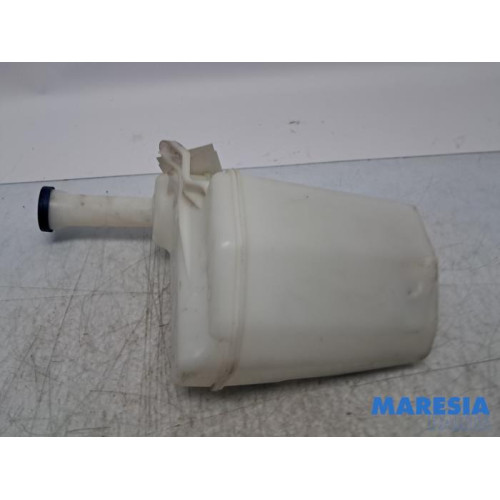 Peugeot - 107 - Front windscreen washer reservoir