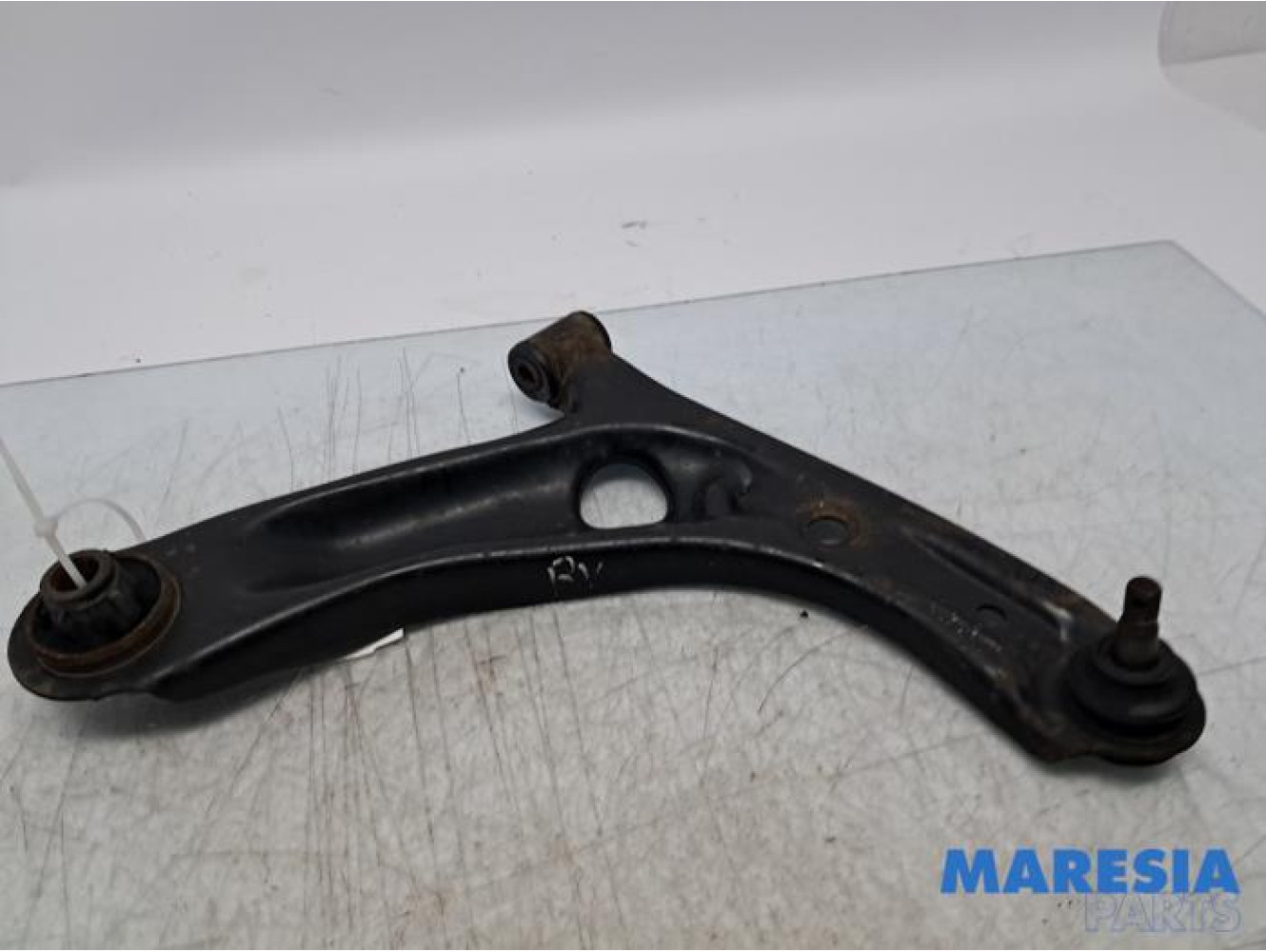 Peugeot - 107 - Front lower wishbone, right