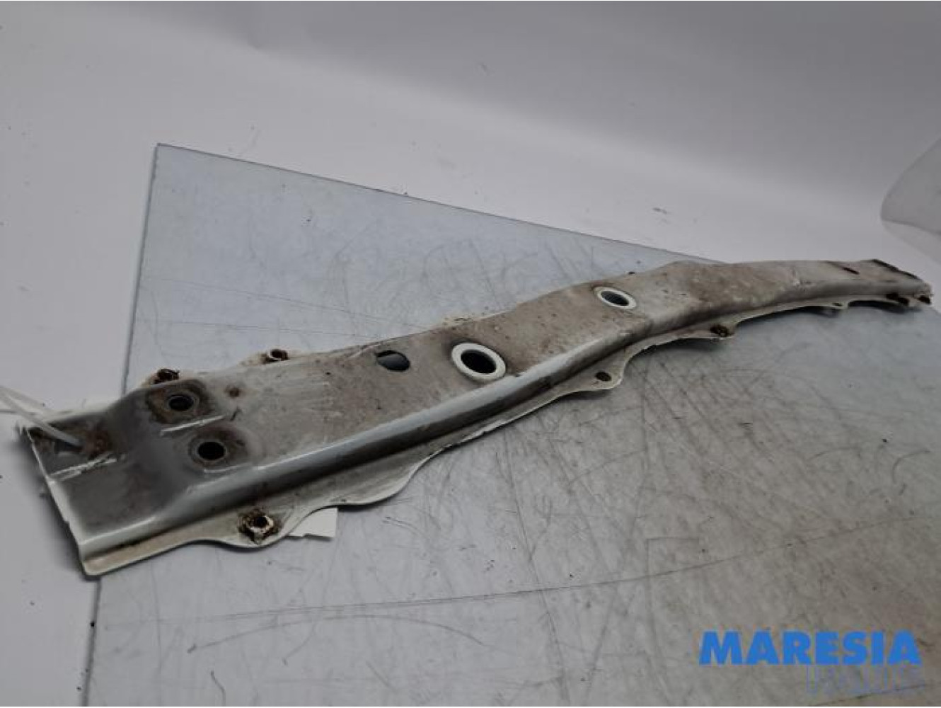 Peugeot - 107 - Radiatorbalken