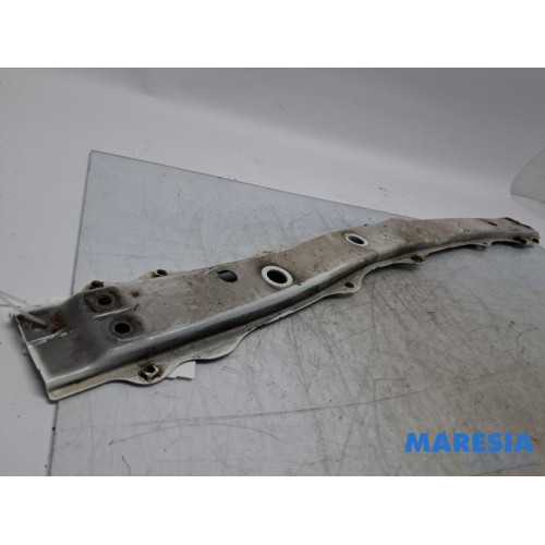 Peugeot - 107 - Radiatorbalken