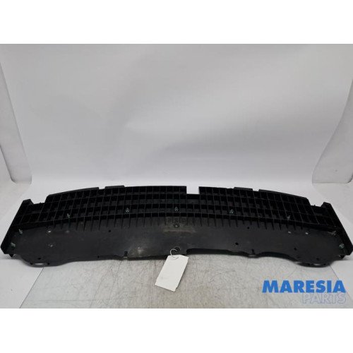 Peugeot - 107 - Stoßstange Bodenplatte