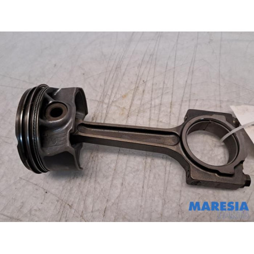 Fiat - 500X - Zuiger