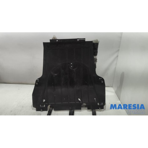 Renault - Clio - Engine protection panel