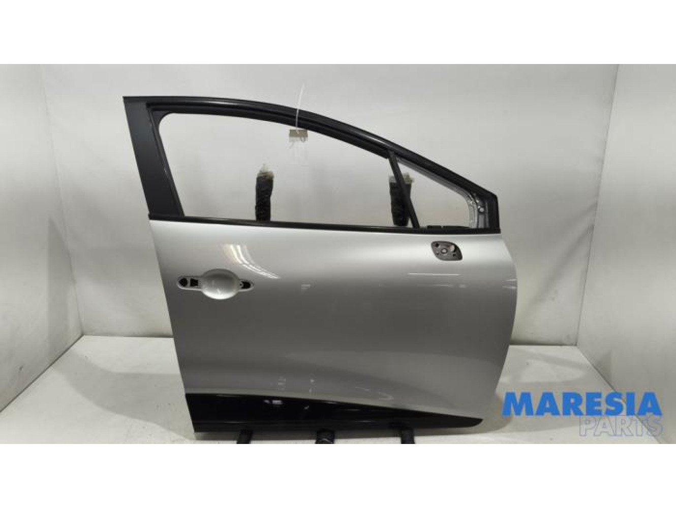 Renault - Clio - Front door 4-door, right
