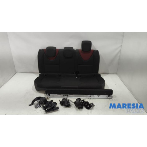 Renault - Clio - Rückbank