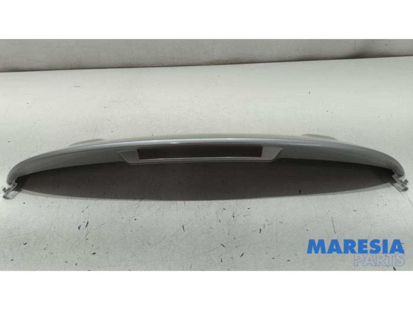 Renault - Clio - Spoiler tailgate