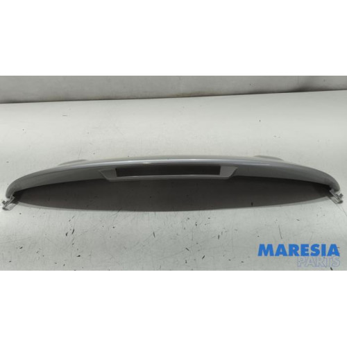 Renault - Clio - Spoiler tailgate