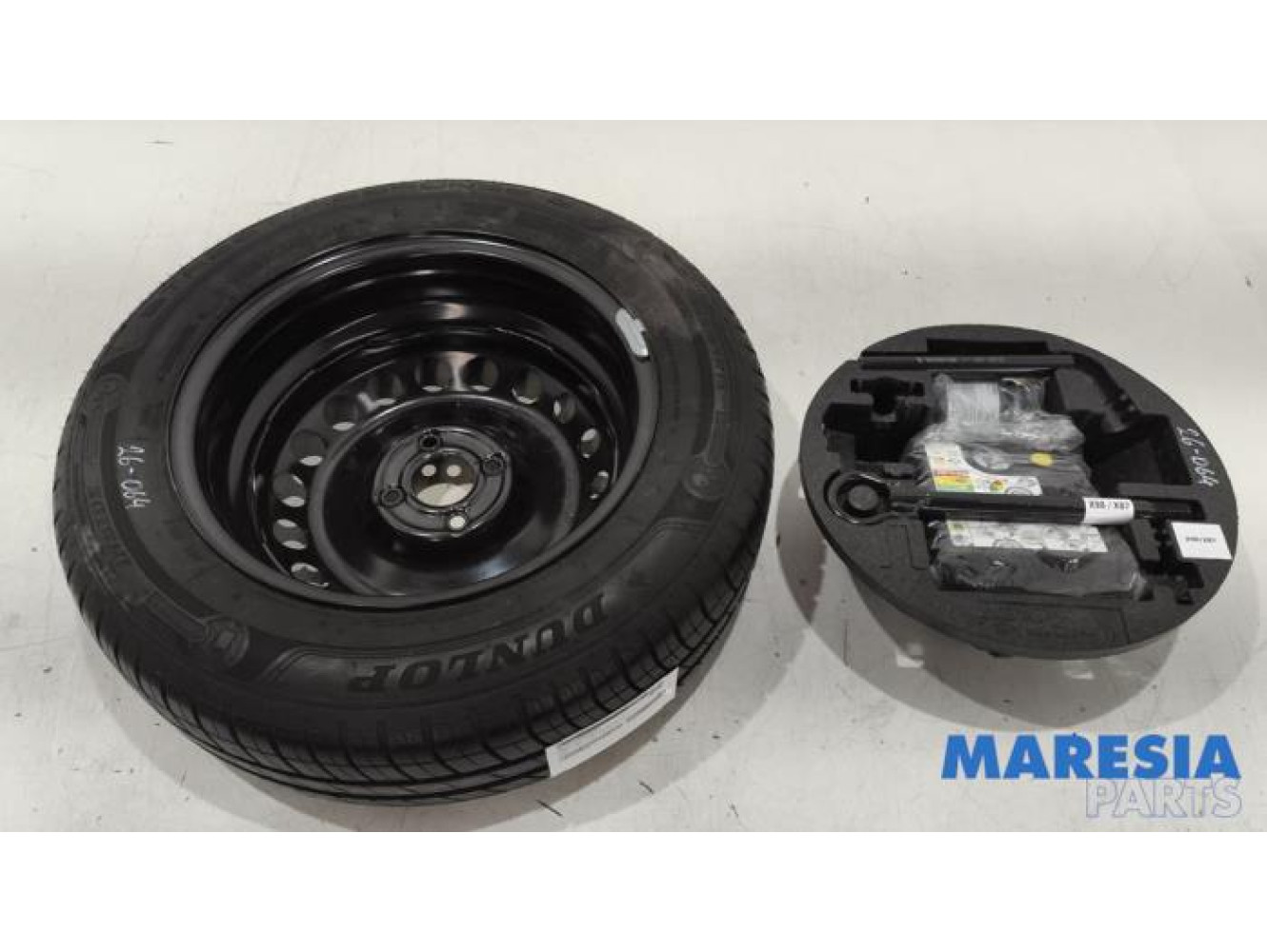 Renault - Clio - Krikset + reservewiel