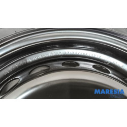 Renault - Clio - Krikset + reservewiel