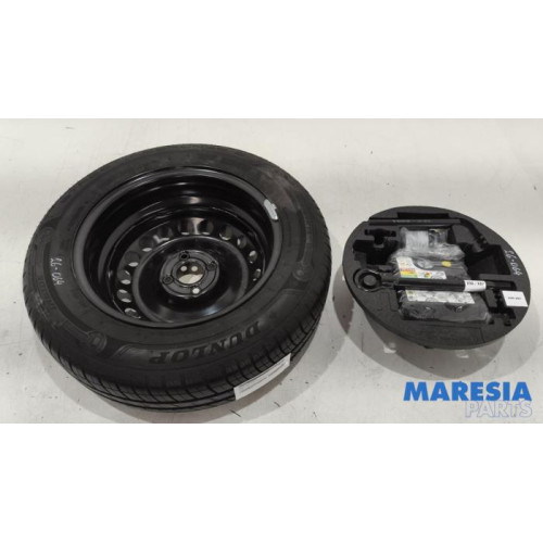 Renault - Clio - Krikset + reservewiel