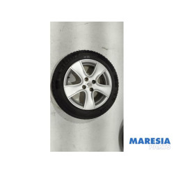 Renault - Clio - Sportvelgenset + banden