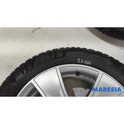 Renault - Clio - Sportvelgenset + banden