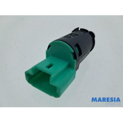 Peugeot - 308 - Brake light switch