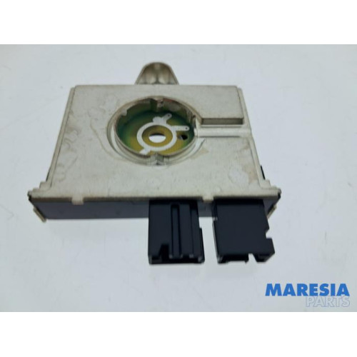 Peugeot - 308 - Antenne Versterker