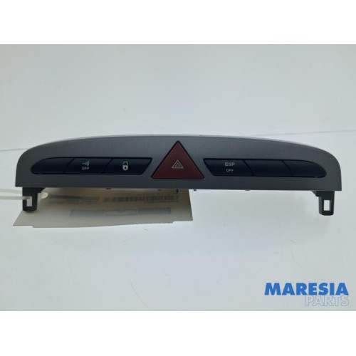 Peugeot - 308 - Commutateur éclairage d'urgence