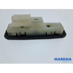 Peugeot - 308 - Tailgate lock mechanism