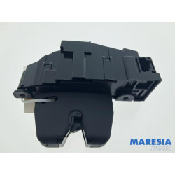 Peugeot - 308 - Tailgate lock mechanism