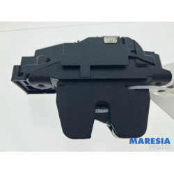 Peugeot - 308 - Tailgate lock mechanism