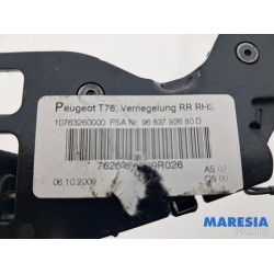 Peugeot - 308 - Cabriodach Verriegelung