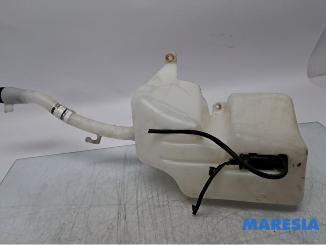 Opel - Combo - Front windscreen washer reservoir
