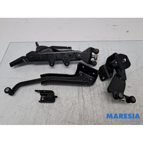 Opel - Combo - Schuifdeurrol rechts