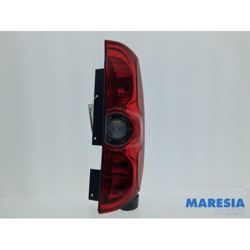 Opel - Combo - Achterlicht rechts